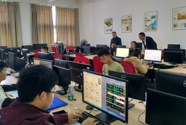 学生集训中_副本.jpg