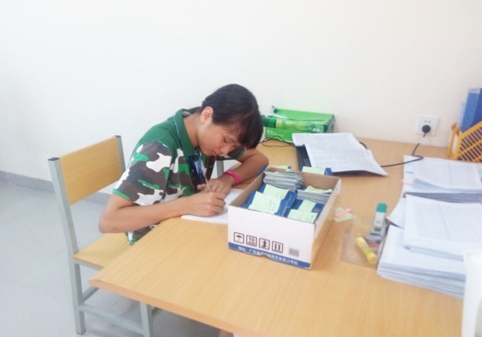 5218d18e840a2af28fd2f381c24100b8.jpg 在学院图书馆学习照片_副本.jpg