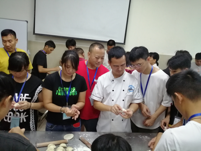 d60db11e886b55fa04f3ad393e6dfd91.jpg 包饺子训练_副本.jpg
