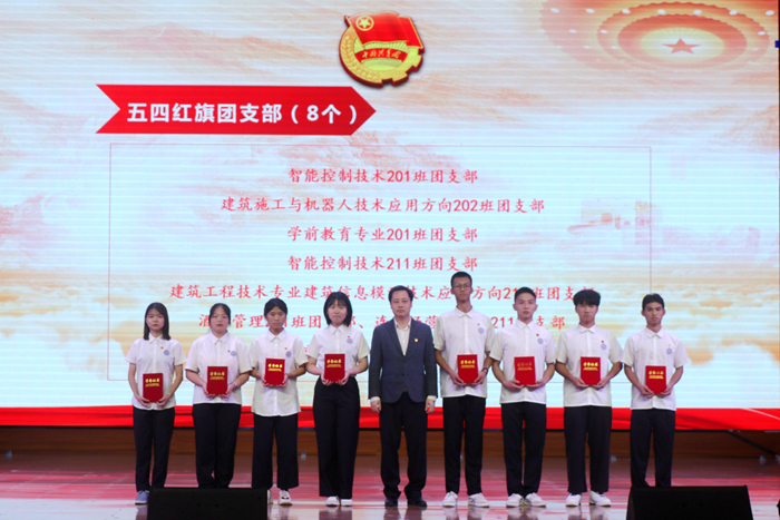 ccf1b5eee441f38a8bf28e182e61b7de.jpg 4.jpg
