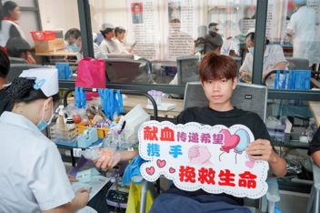 这一次挽袖，是青春最美的样子
